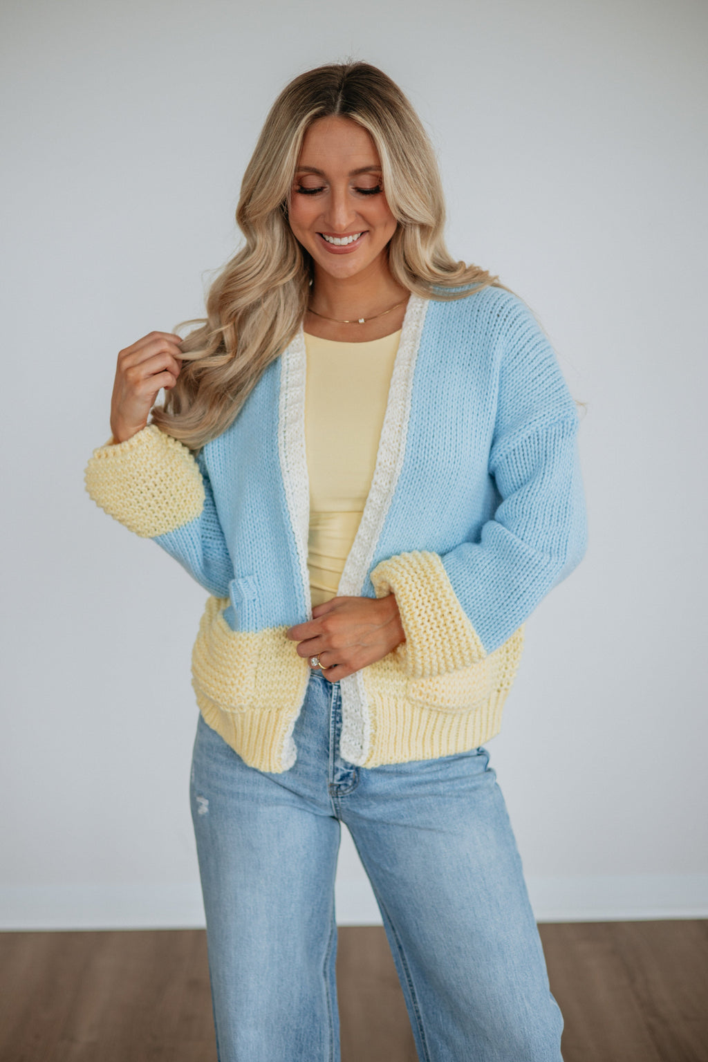 Open Front Long Sleeve Colorblock Chunky Knit Cardigan in Sky Blue