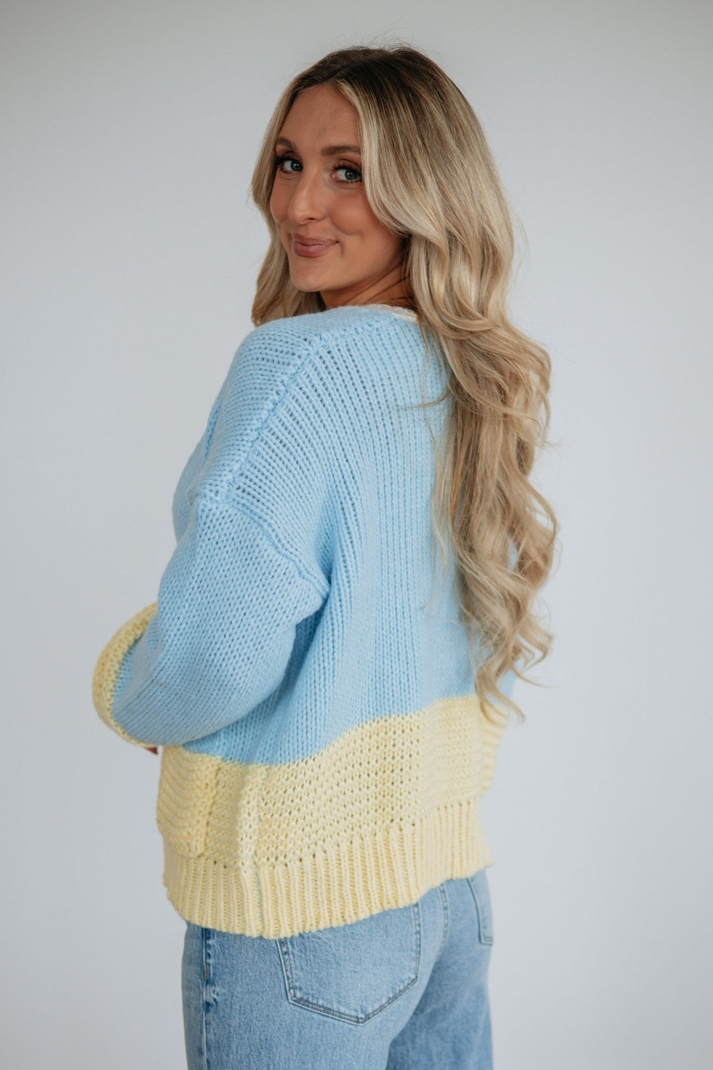 Open Front Long Sleeve Colorblock Chunky Knit Cardigan in Sky Blue