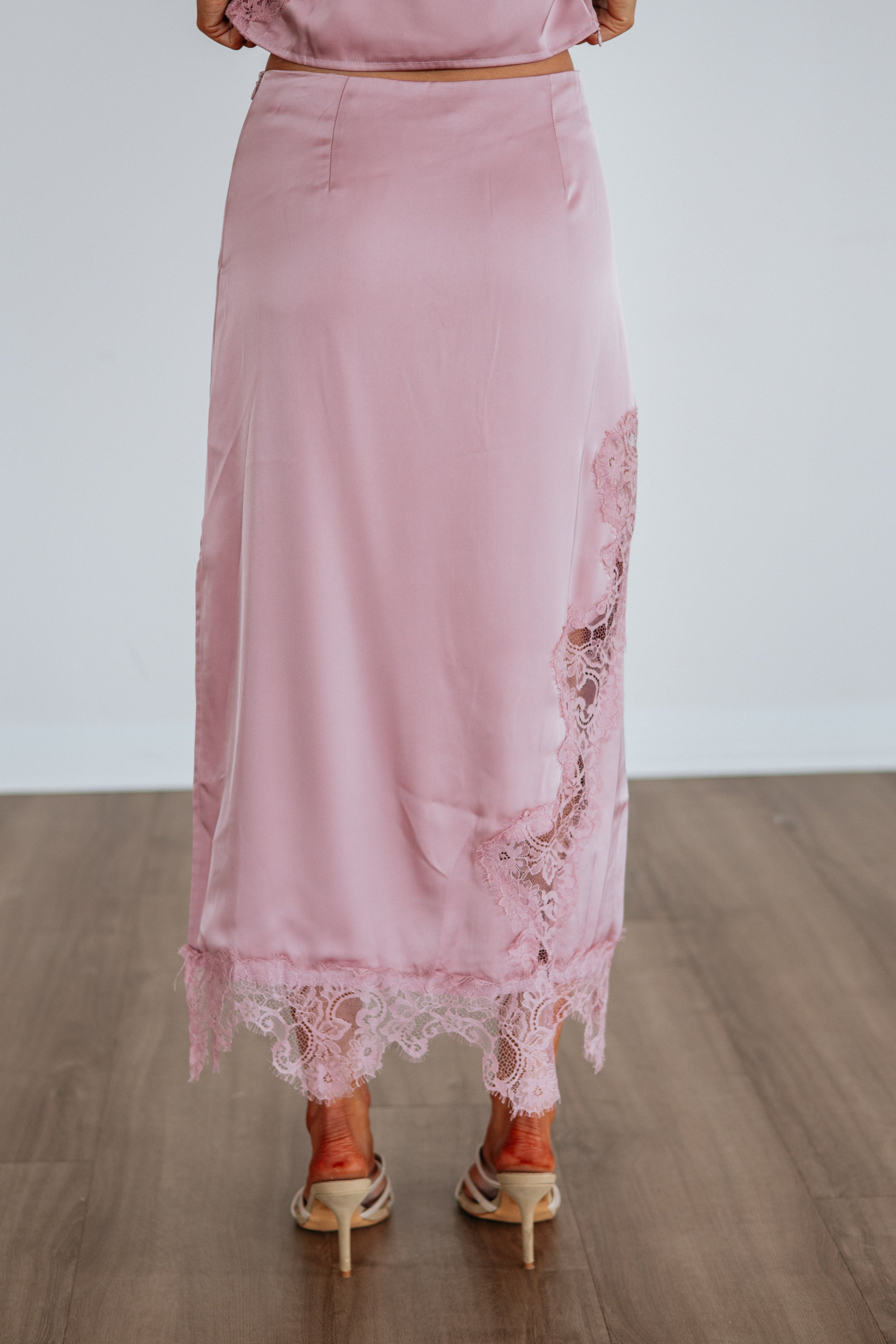 Floral Lace Trim Satin Midi Skirt in Dusty Rose