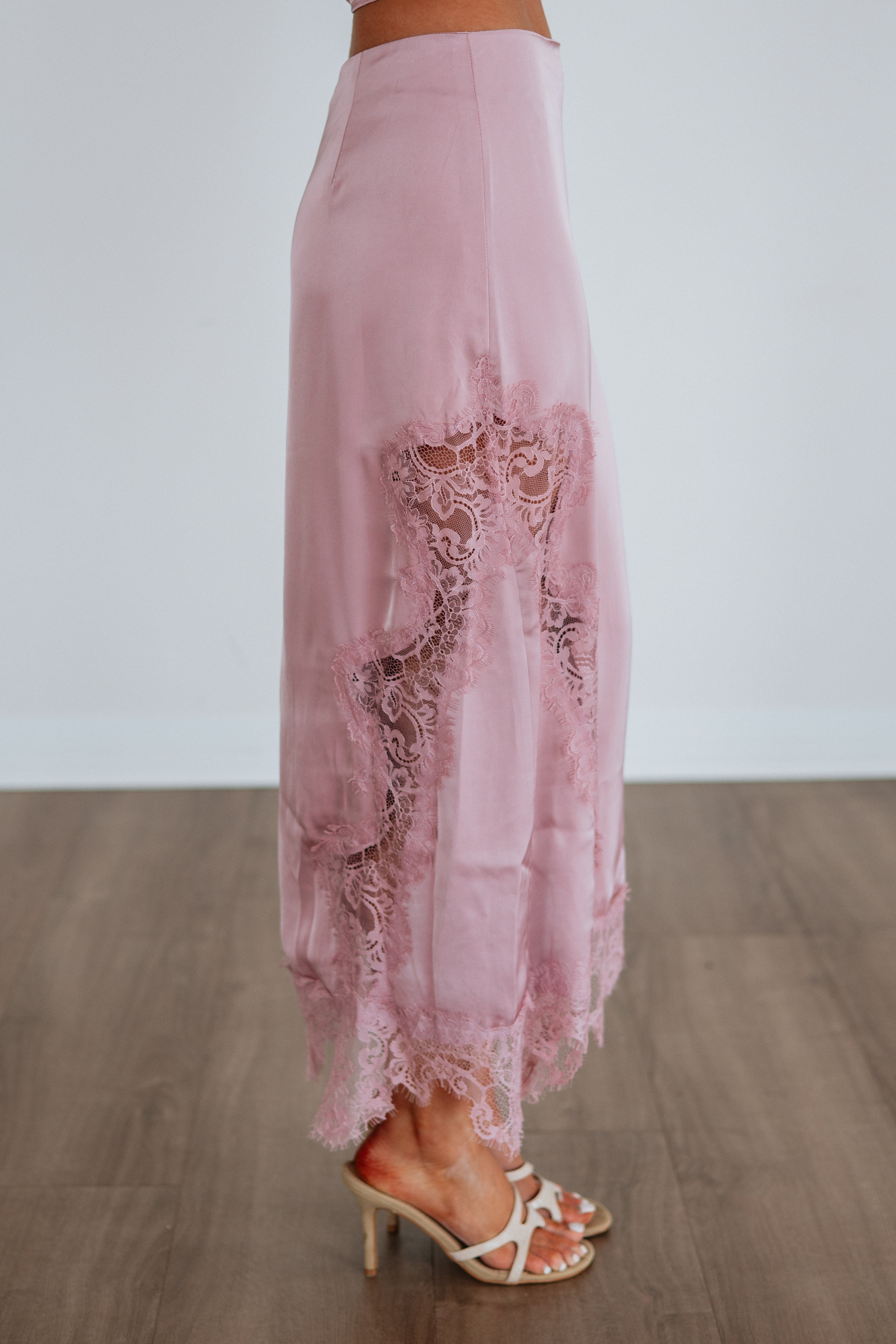 Floral Lace Trim Satin Midi Skirt in Dusty Rose