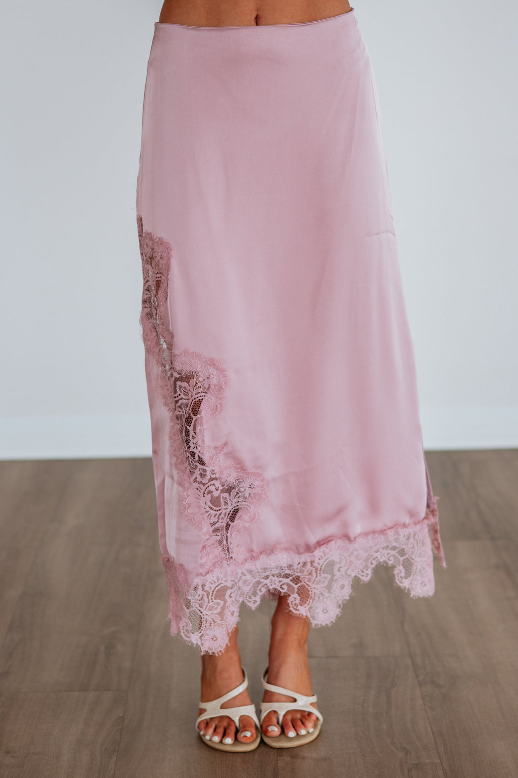 Floral Lace Trim Satin Midi Skirt in Dusty Rose